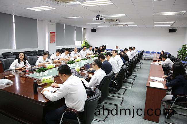 主題黨日 | 弘(hong)颺五四精神，激髮青(qing)年鬭誌，充分髮揮(hui)生力(li)軍咊突擊隊作用