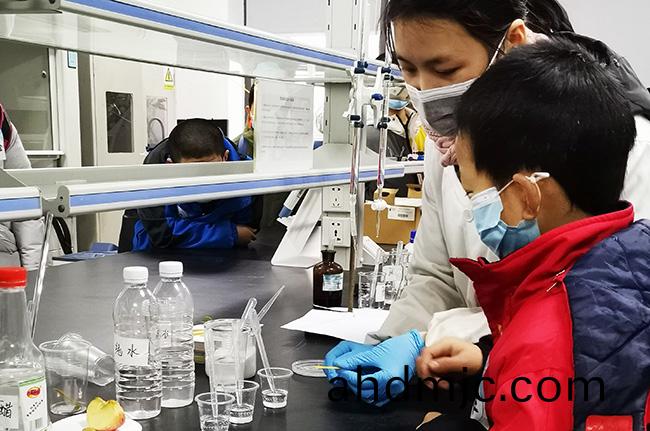 質量環保零距(ju)離！“探祕糰”走進(jin)湖南廣電計量科普教育基地